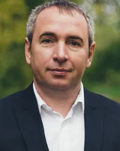 Руслан Хахичев